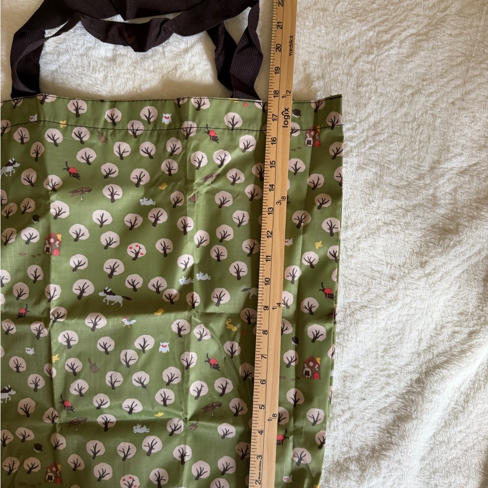Foldable Green Patterned Tote Bag with Pouch - Women Bags - Picture 4 of 9